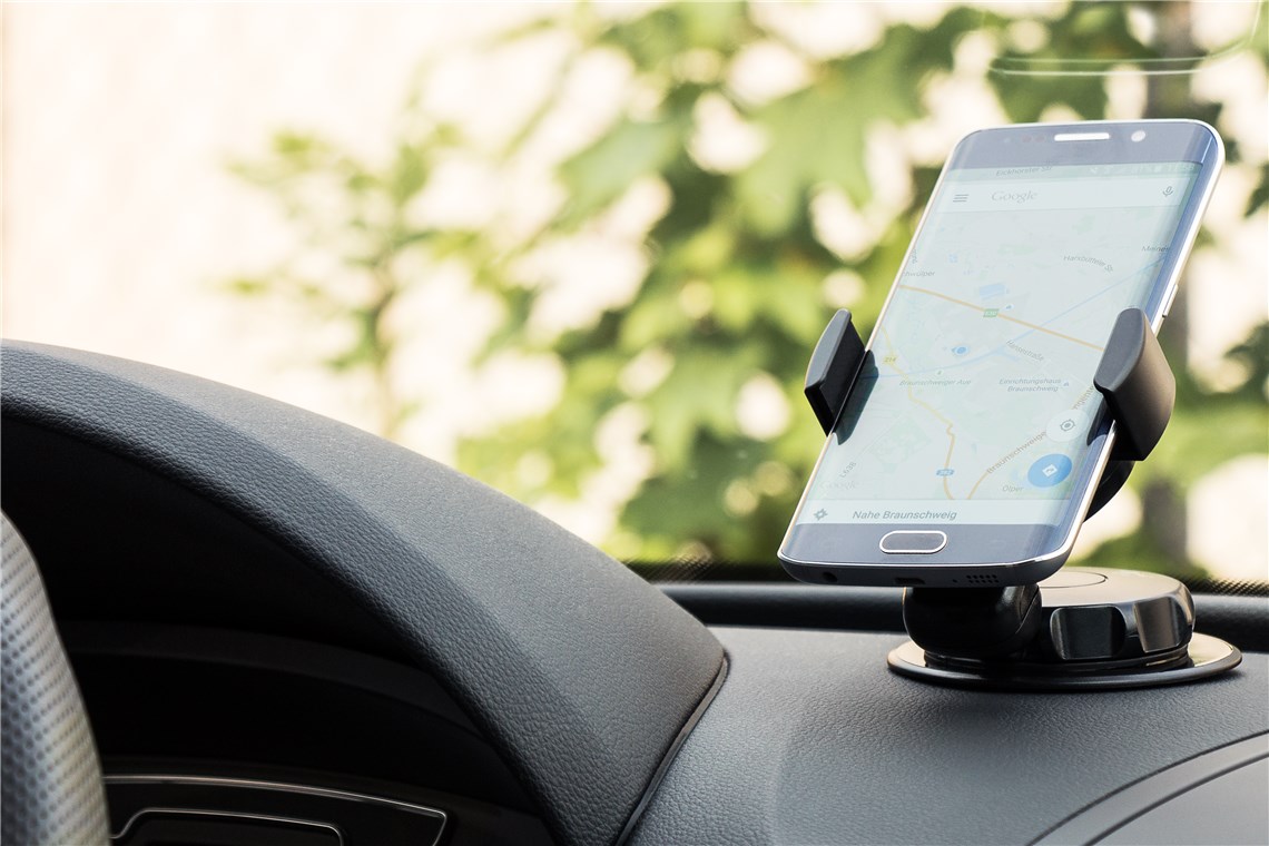 Saugnapf Smartphone KfZ-Halterung Slim - zur einfachen und sicheren Befestigung im Fahrzeug Saugnapf Smartphone KfZ-Halterung Slim - zur einfachen und sicheren Befestigung im Fahrzeug