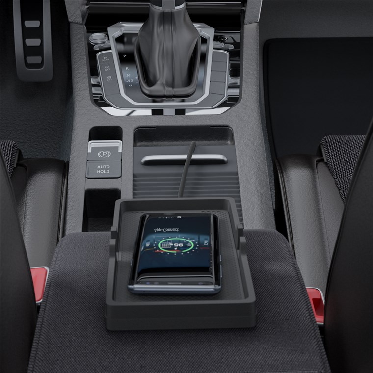 Kabelloses Kfz-Schnellladegerät 15 W, Schwarz - Ladematte geeignet für Smartphones und Geräte mit Qi-Standard Kabelloses Kfz-Schnellladegerät 15 W, Schwarz - Ladematte geeignet für Smartphones und Geräte mit Qi-Standard