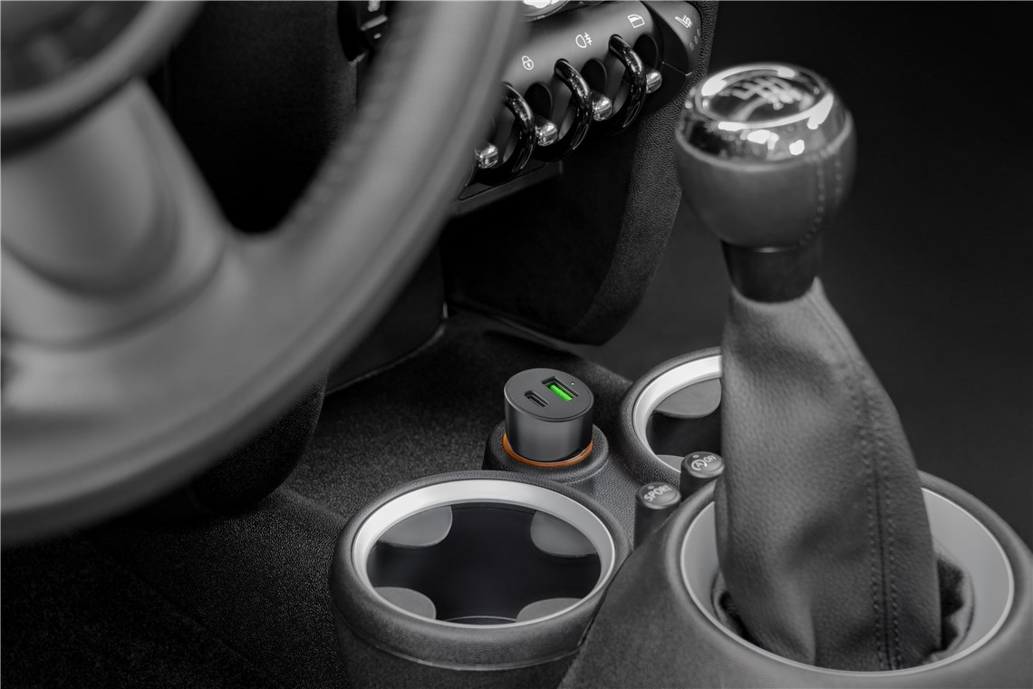 Dual-USB Auto Schnellladegerät USB-C™ PD (Power Delivery) - 48W (12/24V) USB-A / USB-C™ geeignet für Geräte mit USB-C™ (Power Delivery) wie z.B. iPhone 12 Dual-USB Auto Schnellladegerät USB-C™ PD (Power Delivery) - 48W (12/24V) USB-A / USB-C™ geeignet für Geräte mit USB-C™ (Power Delivery) wie z.B. iPhone 12