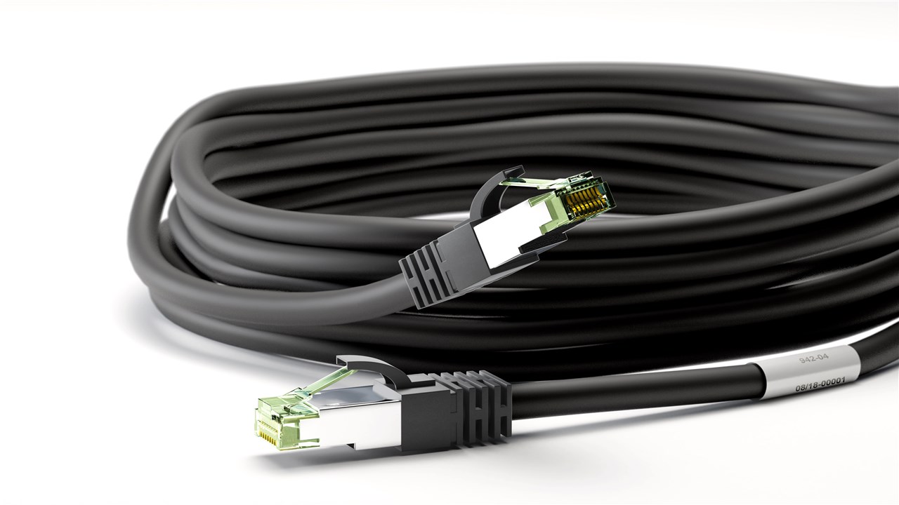 CAT 8.1 Patchkabel, S/FTP (PiMF), Schwarz, 5 m - Kabellänge 5 m - 99,9 % sauerstofffreier Kupferleiter (OFC), AWG 24, halogenfreier Kabelmantel (LSZH)