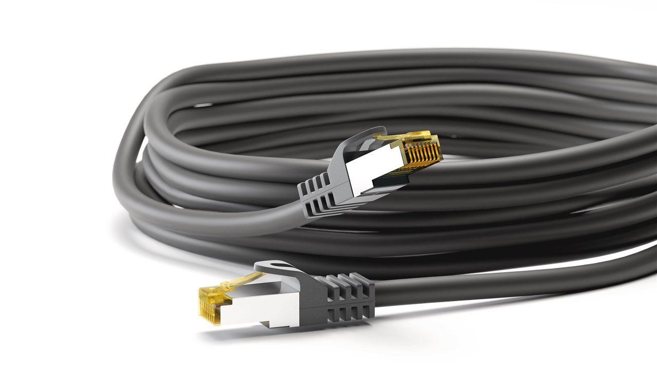 RJ45 Patchkabel CAT 6A S/FTP (PiMF), 500 MHz mit CAT 7 Rohkabel, Schwarz - Kabellänge 0.25 m - Kupferleiter (CU), halogenfreier Kabelmantel (LSZH)