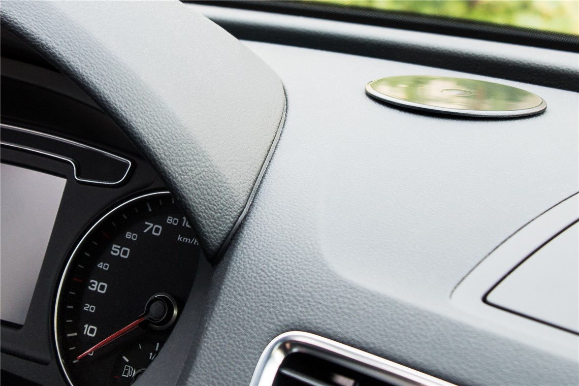 Saugnapf Smartphone KfZ-Halterung Slim - zur einfachen und sicheren Befestigung im Fahrzeug Saugnapf Smartphone KfZ-Halterung Slim - zur einfachen und sicheren Befestigung im Fahrzeug