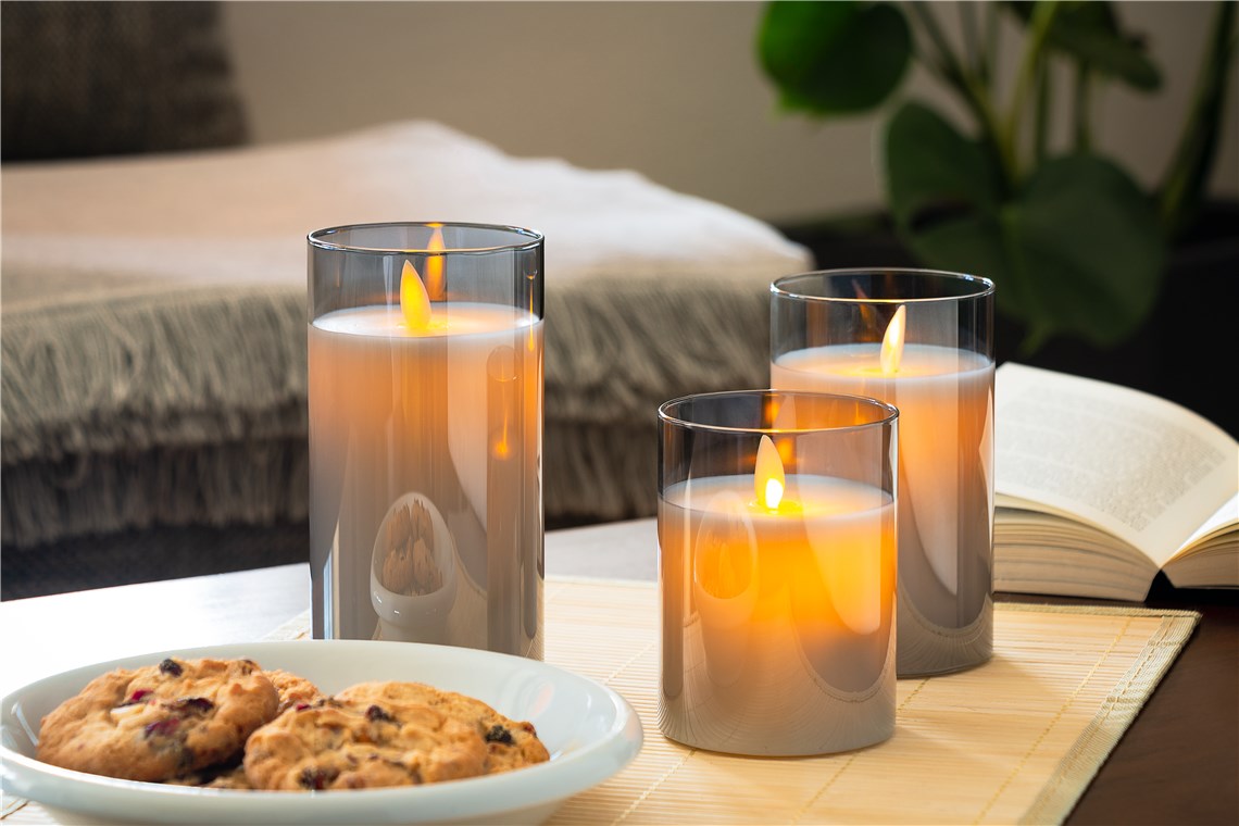 3er-Set LED-Echtwachs-Kerzen im Glas - wunderschöne und sichere Lichtlösung für viele Bereiche wie Haus und Loggia, Büros oder Schulen 3er-Set LED-Echtwachs-Kerzen im Glas - wunderschöne und sichere Lichtlösung für viele Bereiche wie Haus und Loggia, Büros oder Schulen